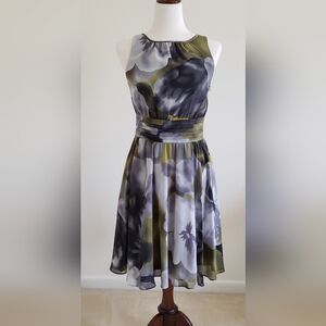 Ann Taylor sleeveless knee length dress